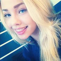 Hanna Edwinson taking a selfie