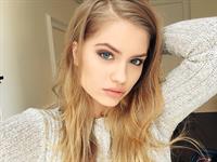 Alexandria Morgan taking a selfie