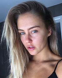 Stephanie Claire Smith taking a selfie