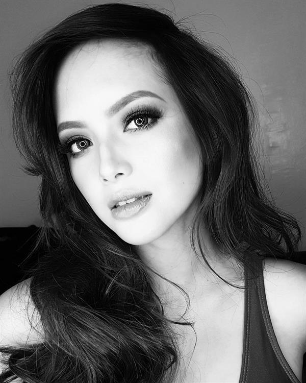 Ellen Adarna