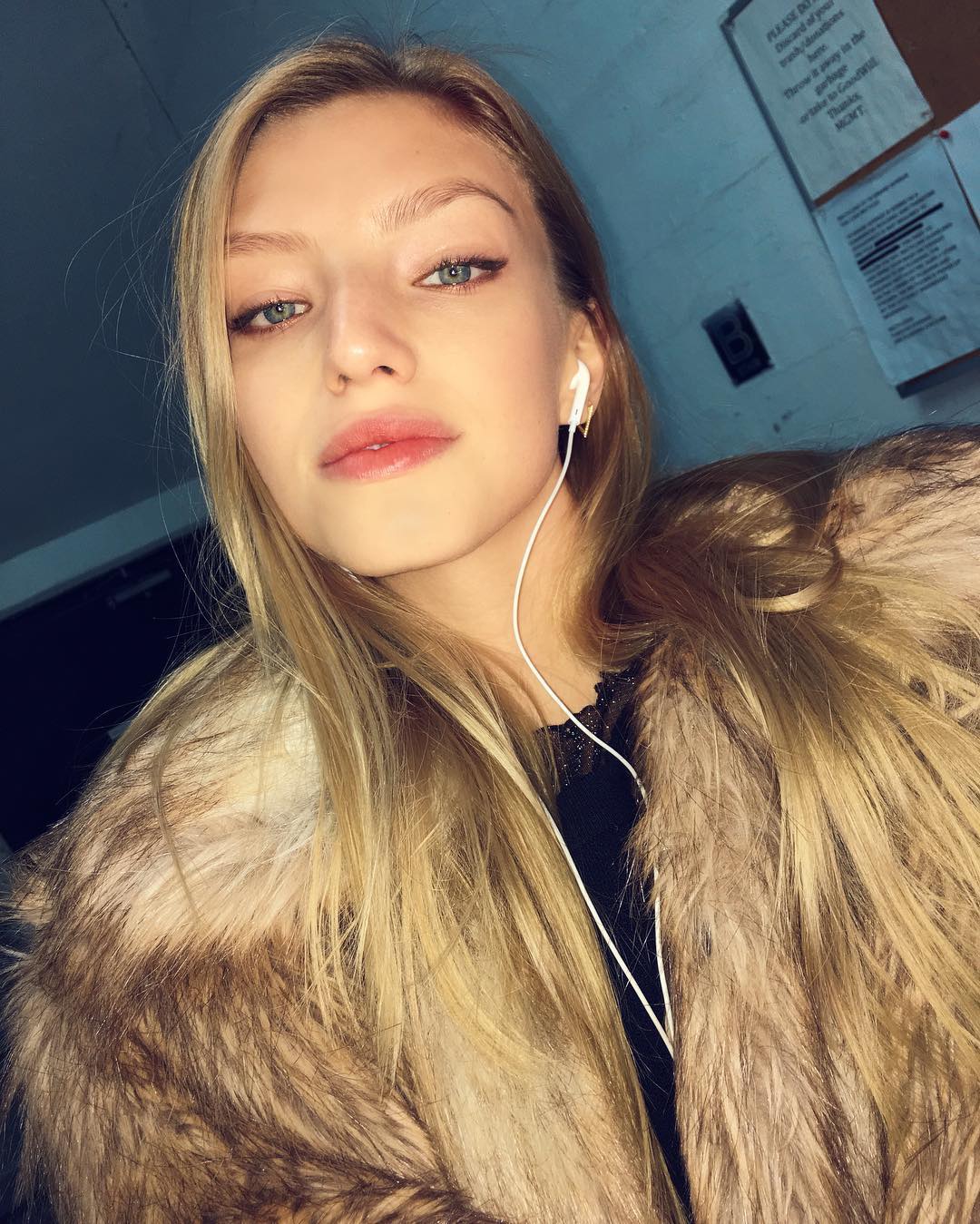 Niamh Adkins taking a selfie