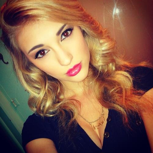 Anna Faith Carlson taking a selfie