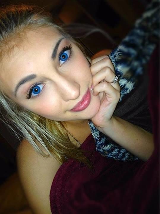 Anna Faith Carlson taking a selfie