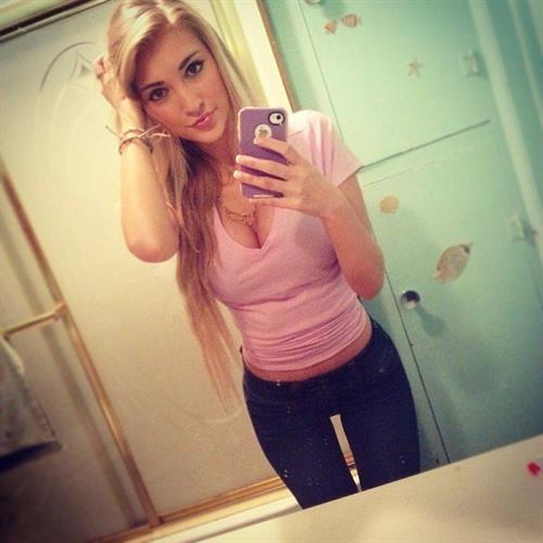 Anna Faith Carlson taking a selfie