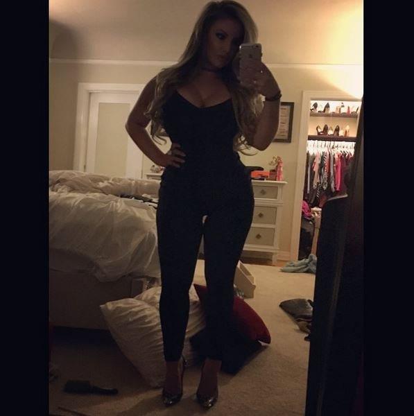 Ashley Alexiss taking a selfie