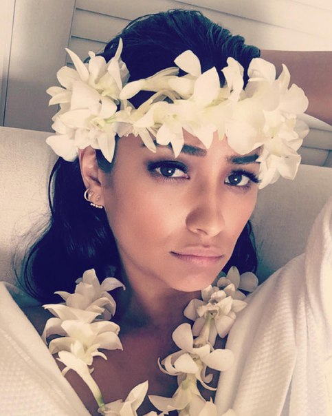 Shay Mitchell taking a selfie