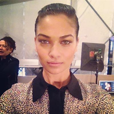 Shanina Shaik taking a selfie