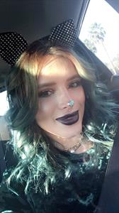 Bella Thorne taking a selfie
