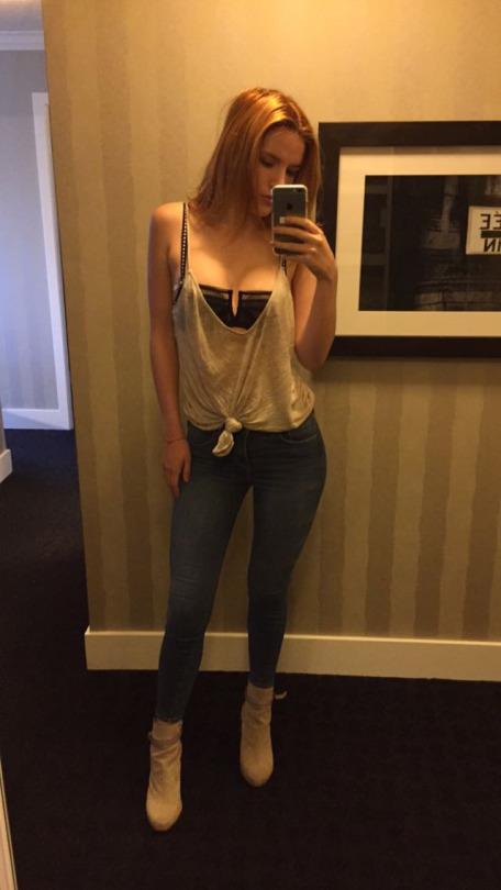 Bella Thorne taking a selfie