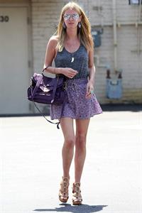Nicky Hilton - Stops By The Car Wash and Grabs Lunch on May 31, 2012