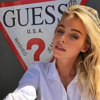 Elizabeth Turner taking a selfie