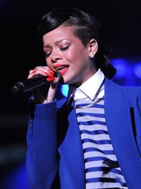 Rihanna Westfield Stratford Lights London Switch On - Performance (November 19, 2012) 