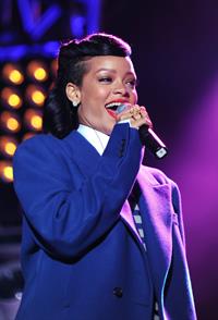 Rihanna Westfield Stratford Lights London Switch On - Performance (November 19, 2012) 