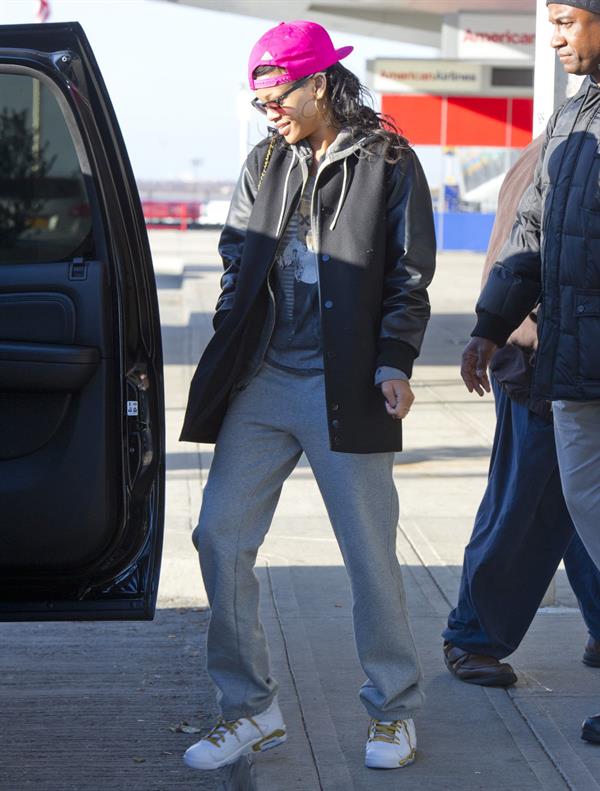 Rihanna arriving at JFK in NYC 11/6/12