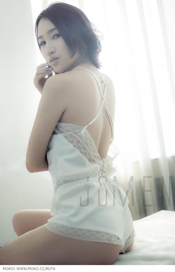 An Rui Tian in lingerie