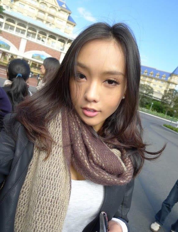 Anata Wang taking a selfie