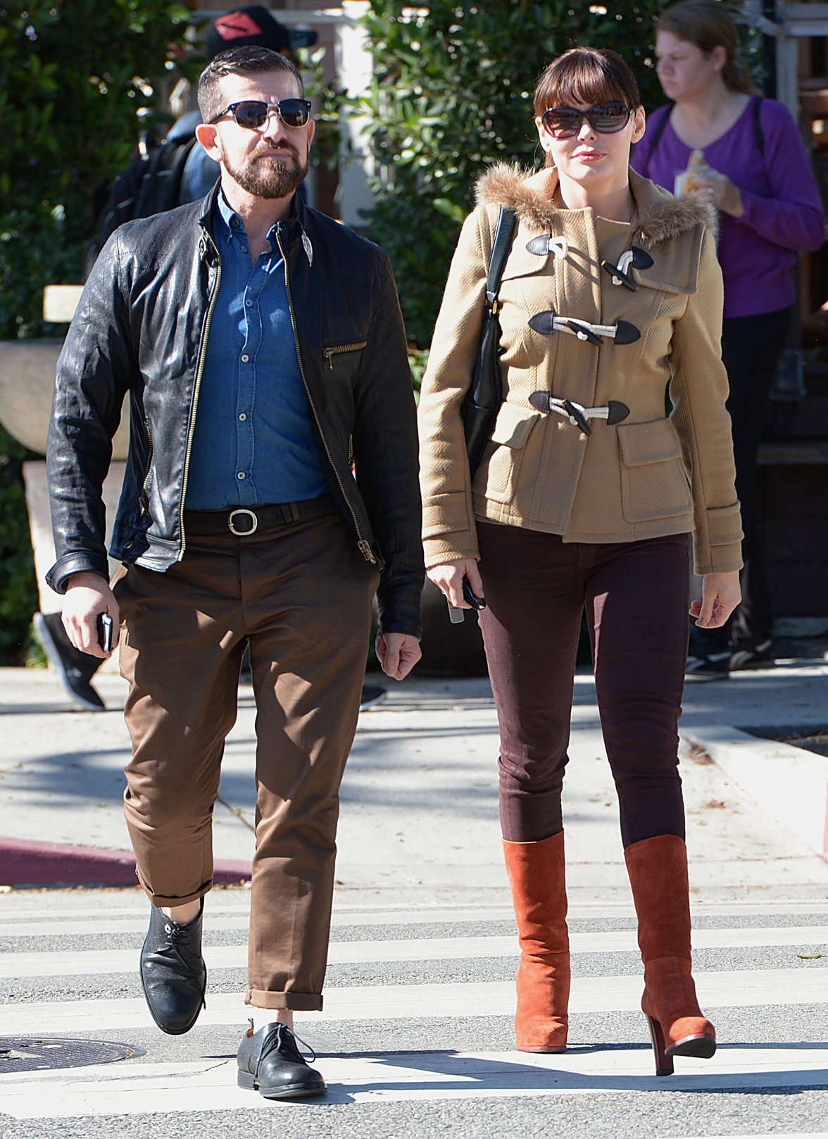 Rose Mc Gowan Has lunch with her boyfriend in LA 09.11.12 