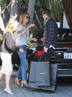 Rosie Huntington Whiteley - Running errands in West Hollywood (13.02.2013) 