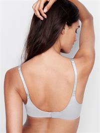 Gizele Oliveira in lingerie