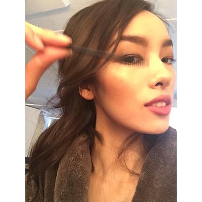 Fei Fei Sun taking a selfie