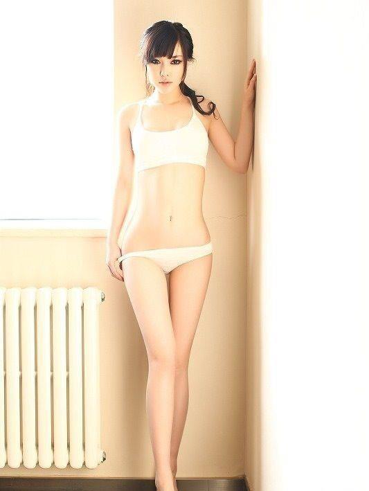 Han Zi Xuan in a bikini