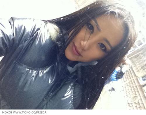 Hu Meng Yuan taking a selfie