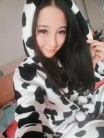 Hua Yi Mo taking a selfie