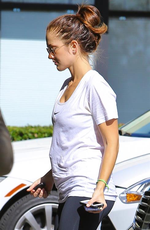 Minka Kelly at Earthbar in West Hollywood 11/9/12