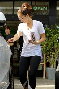 Minka Kelly at Earthbar in West Hollywood 11/9/12