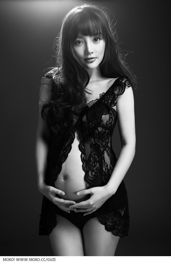 Xiaolu Li in lingerie