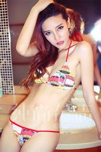 Xu Qian Er in a bikini