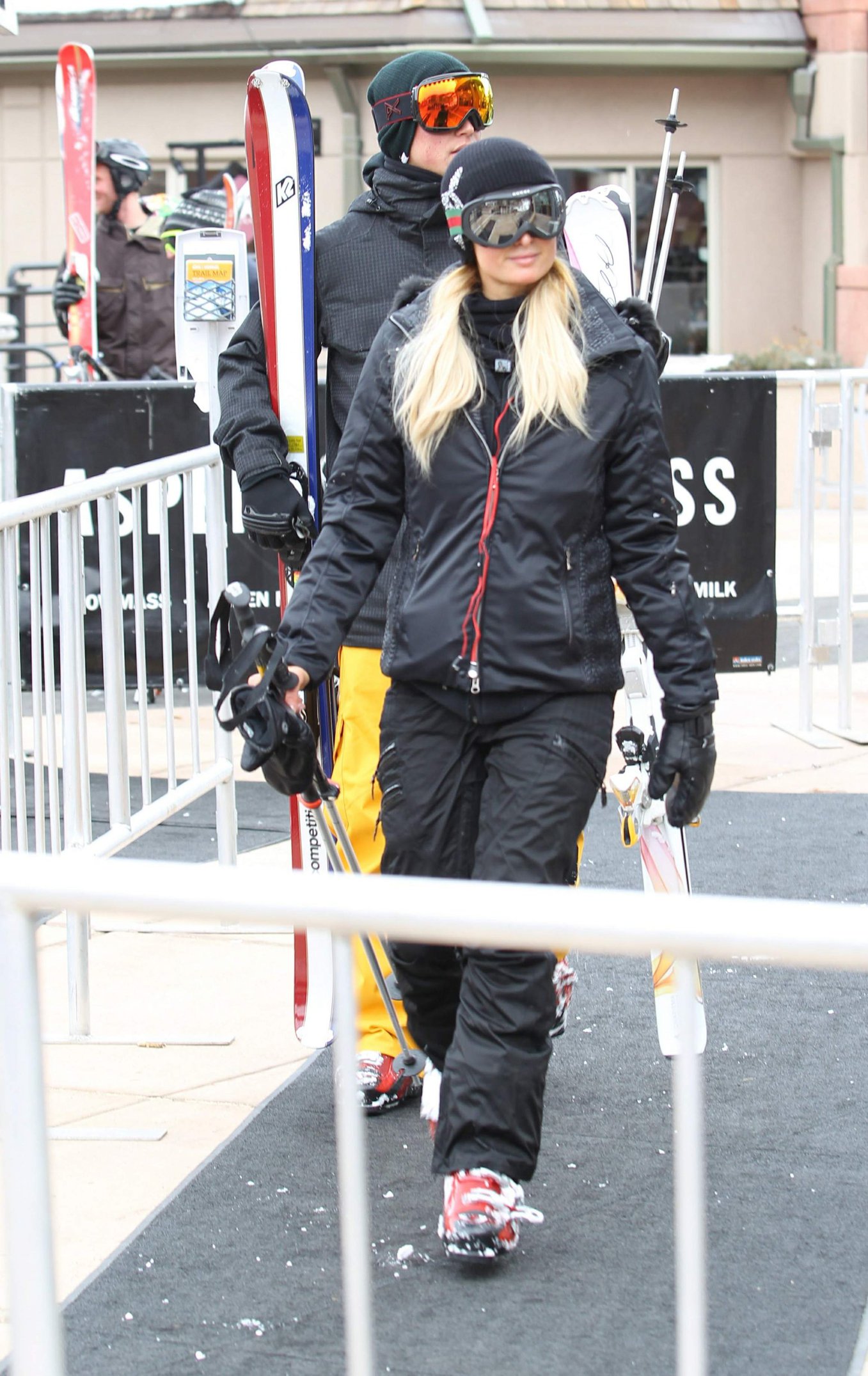 Paris Hilton enjoying a day in the mountains of Aspen December 18, 2012 