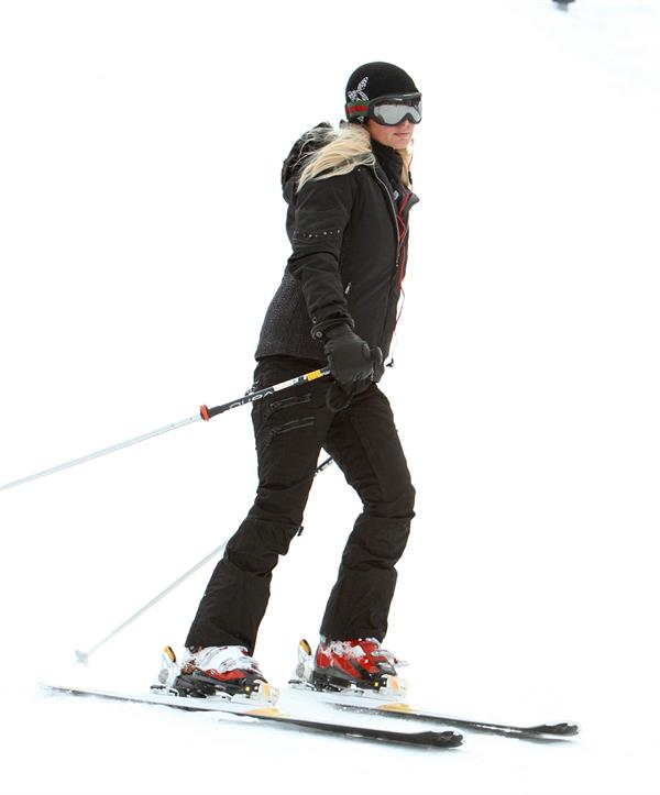 Paris Hilton enjoying a day in the mountains of Aspen December 18, 2012 