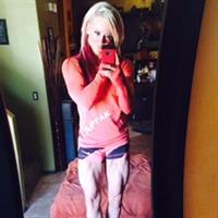 Amanda Michelle Folstad Ptak taking a selfie