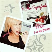 Amanda Michelle Folstad Ptak taking a selfie