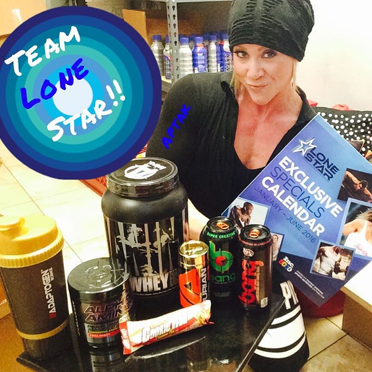 Amanda Michelle Folstad Ptak taking a selfie