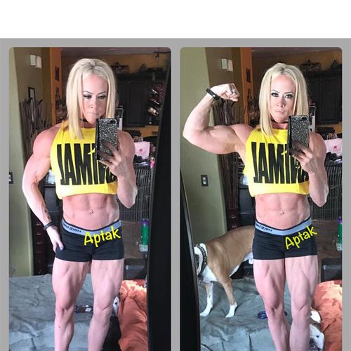 Amanda Michelle Folstad Ptak taking a selfie