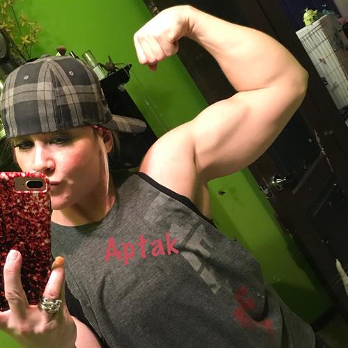 Amanda Michelle Folstad Ptak taking a selfie