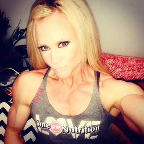 Amanda Michelle Folstad Ptak taking a selfie