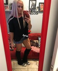 Amanda Michelle Folstad Ptak taking a selfie