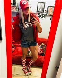 Amanda Michelle Folstad Ptak taking a selfie