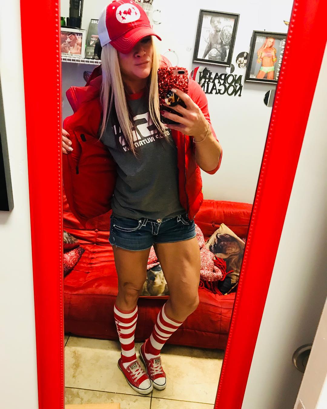 Amanda Michelle Folstad Ptak taking a selfie