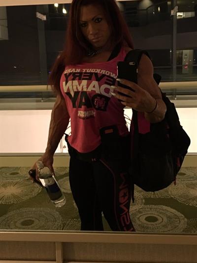 Isabelle Turell taking a selfie