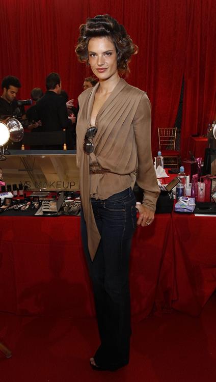 Alessandra Ambrosio backstage Victoria's Secret Fashion Show 2010 