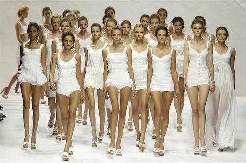 Alessandra Ambrosio Pictures Alessandra Ambrosio Dolce Gabbana