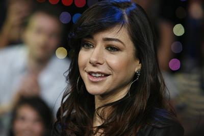 Alyson Hannigan on MTV's TRL 