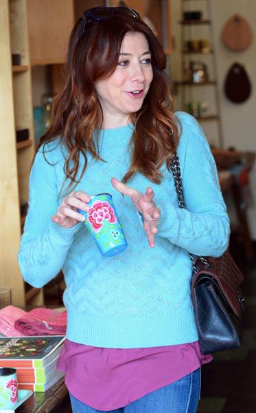 Alyson Hannigan Picks out some gifts at New Stone Age in Los Angeles (January 29, 2014) 