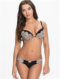 Amy Jackson in lingerie