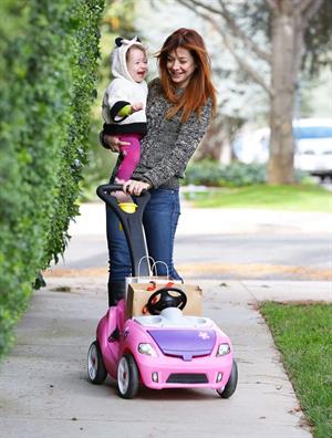 Alyson Hannigan Hangs out with her daughter in Los Angeles (November 22, 2013) 