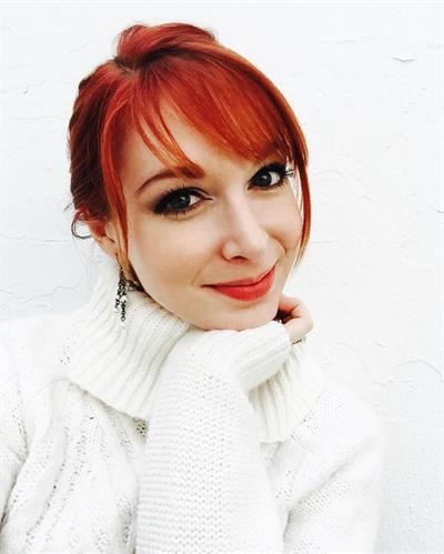 Lisa Foiles taking a selfie